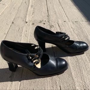 Adorable black heels